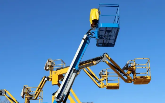 Click Here To Enlarge This Photo Of Work safely at height in extreme heat