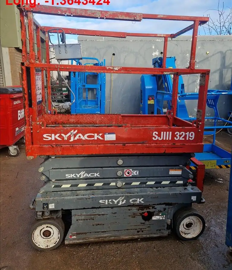 SkyJack Scissor Lift - SJ3219 - IP101598