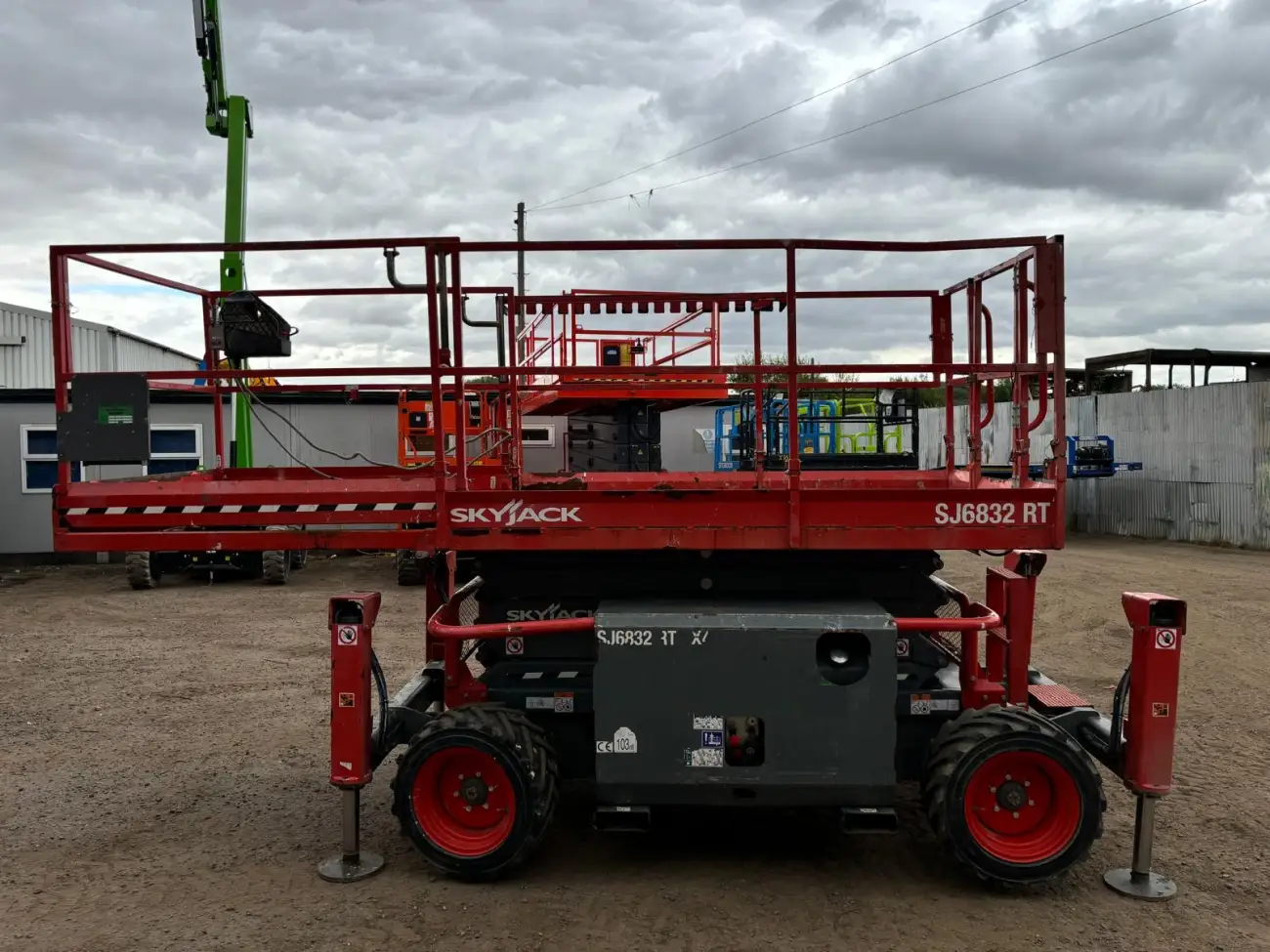 SkyJack Scissor Lift - SJ6832RT - IP102463