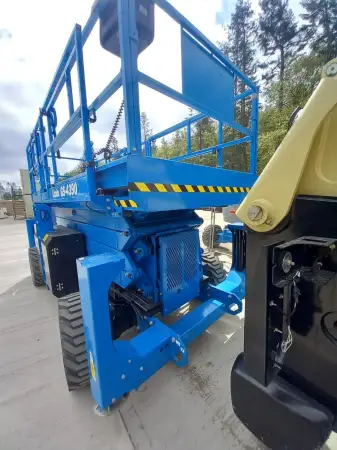 Click Here To Enlarge This Photo Of Genie Scissor Lift - GS4390RT - IP102813