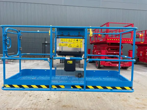 Click Here To Enlarge This Photo Of Genie Articulated Boom - Z62&sol;40 - IP103192