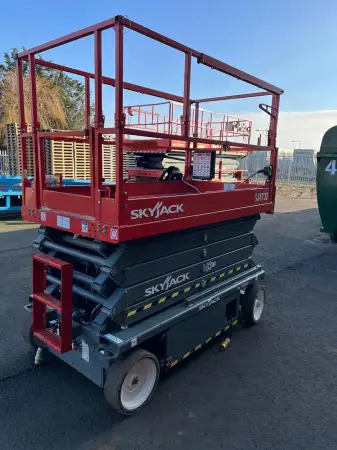 Click Here To Enlarge This Photo Of SkyJack Scissor Lift - SJ4732 - IP103300