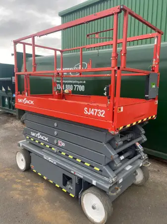 Click Here To Enlarge This Photo Of SkyJack Scissor Lift - SJ4732 - IP103300