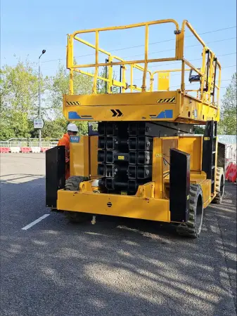 Click Here To Enlarge This Photo Of Haulotte Scissor Lift - HS18-E - IP103481