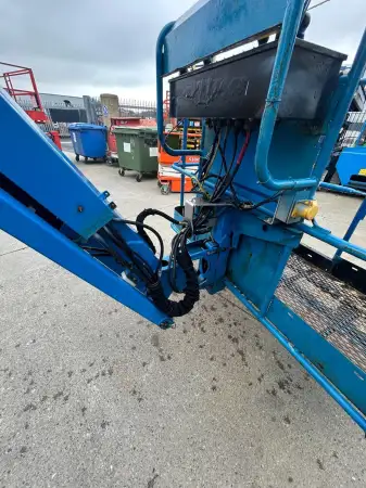 Click Here To Enlarge This Photo Of Genie Articulated Boom - Z60&sol;37 DC - IP103644