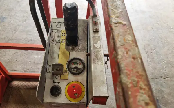 Click Here To Enlarge This Photo Of SkyJack Mast Lift - SJ16 - IP103658
