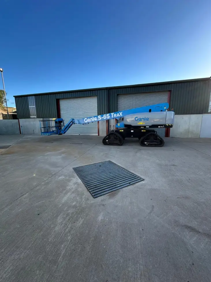 Genie Tracked Access - S65 TraX - IP104658