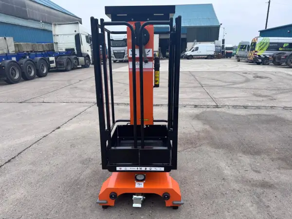 Click Here To Enlarge This Photo Of Navigator Lifts Mast Lifts - Scout