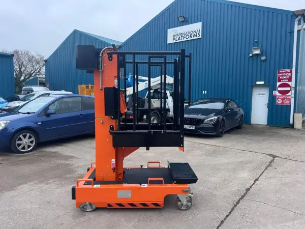 Click Here To Enlarge This Photo Of Navigator Lifts Mast Lifts - Explora