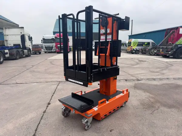 Click Here To Enlarge This Photo Of Navigator Lifts Mast Lifts - Explora