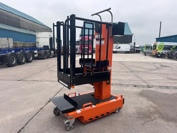 Click Here To Enlarge This Photo Of Navigator Lifts Mast Lifts - Explora