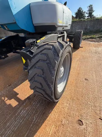 Click Here To Enlarge This Photo Of Genie Articulated Booms - ZX135&sol;70 - IP104713