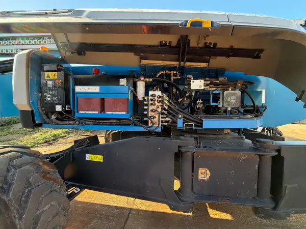 Click Here To Enlarge This Photo Of Genie Articulated Booms - ZX135&sol;70 - IP104713