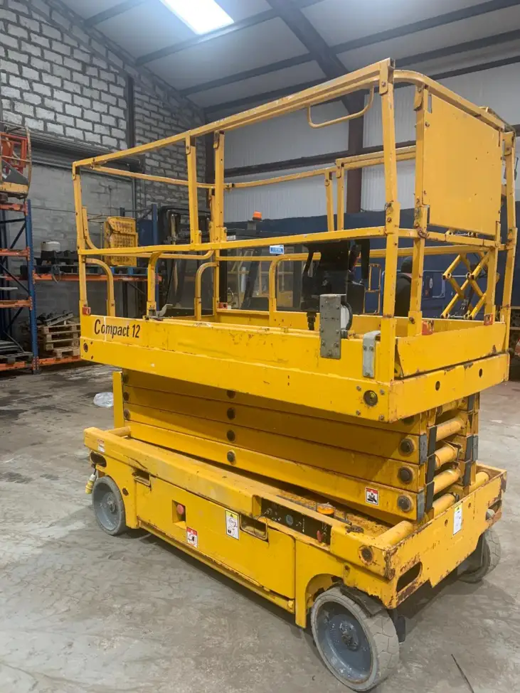 Haulotte Scissor Lifts - Compact 12 - IP104752