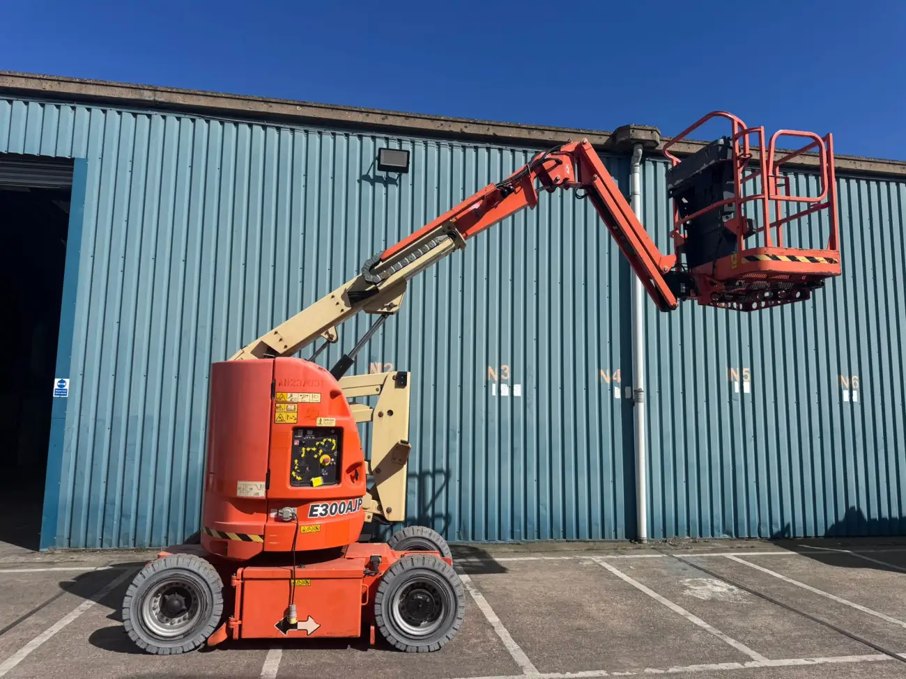 JLG Articulated Booms - E300AJP - IP104775