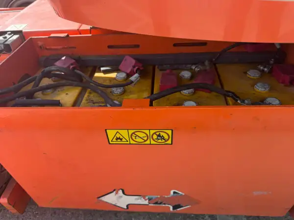 Click Here To Enlarge This Photo Of JLG Articulated Booms - E300AJP - IP104775