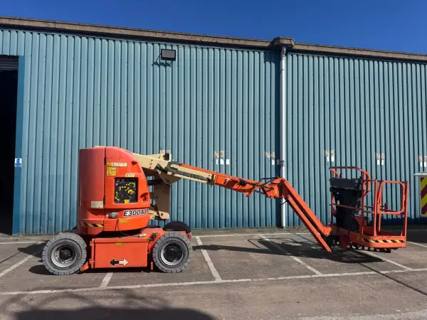 Click Here To Enlarge This Photo Of JLG Articulated Booms - E300AJP - IP104775