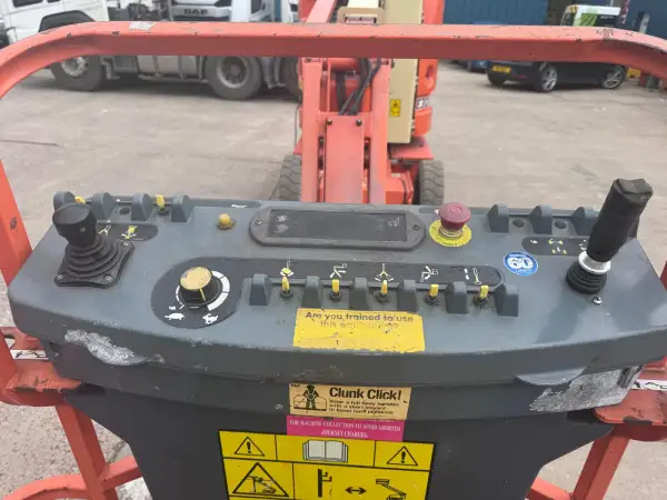Click Here To Enlarge This Photo Of JLG Articulated Booms - E300AJP - IP104786