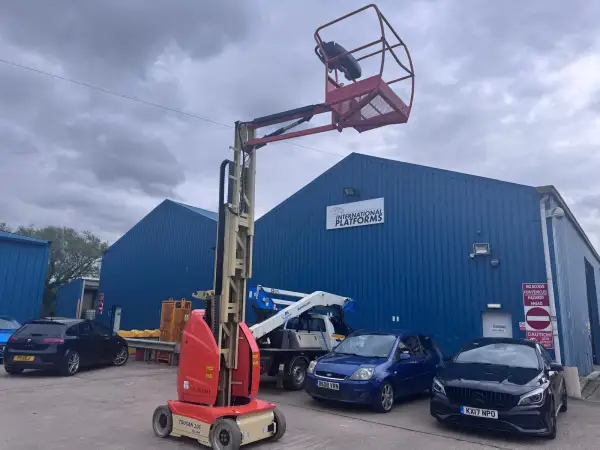 Click Here To Enlarge This Photo Of JLG Mast Booms - Toucan 10E - IP104788