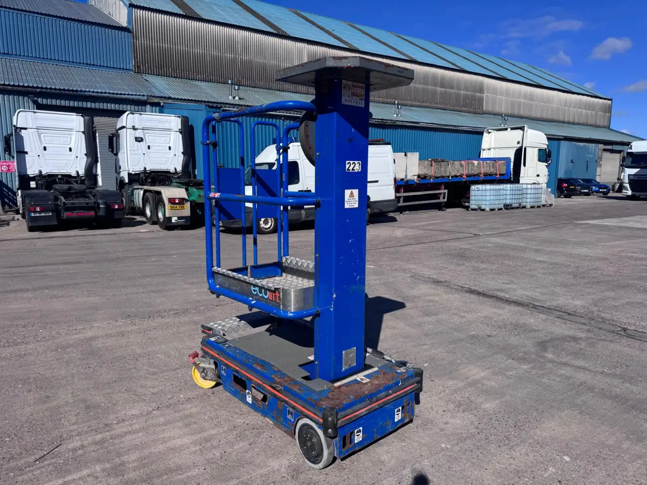 JLG Push Along Vehicles &lpar;PAVs&rpar; - EcoLift - IP104802
