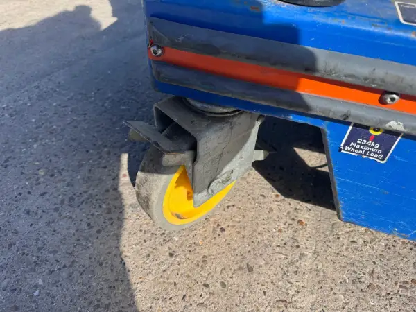 Click Here To Enlarge This Photo Of JLG Push Along Vehicles &lpar;PAVs&rpar; - EcoLift - IP104804