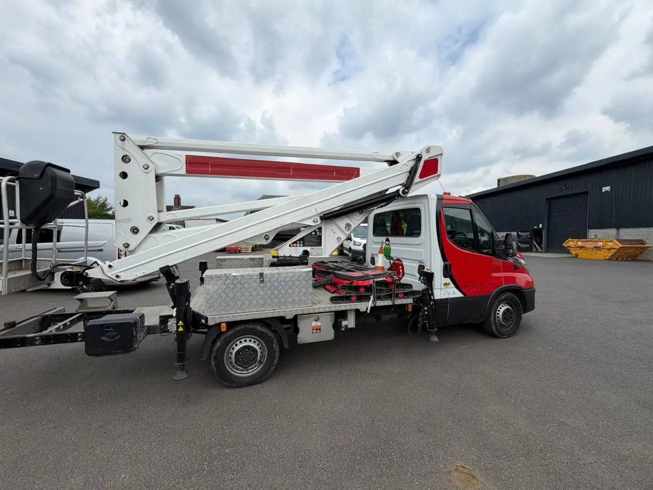 Isoli Truck Mounted Platforms - PNT200HE- Iveco Daily 3&period;5T - IP104810