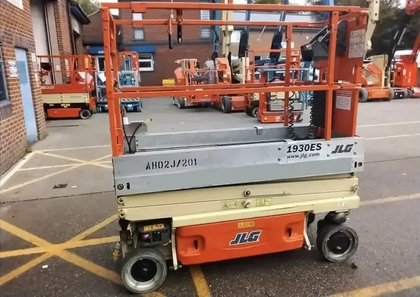 Click Here To Enlarge This Photo Of JLG Scissor Lifts - 1930ES - IP104812
