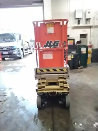 Click Here To Enlarge This Photo Of JLG Scissor Lifts - 1930ES - IP104818