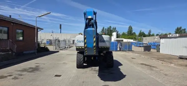 Click Here To Enlarge This Photo Of Genie Articulated Booms - ZX135&sol;70 - IP104820