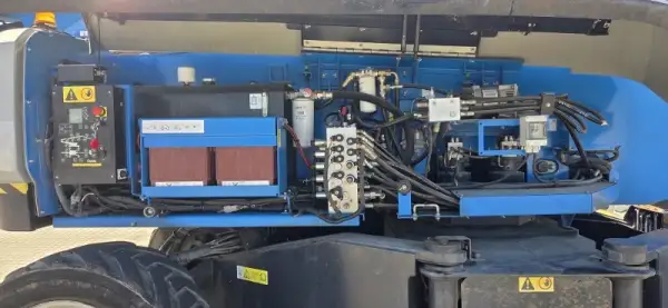 Click Here To Enlarge This Photo Of Genie Articulated Booms - ZX135&sol;70 - IP104820