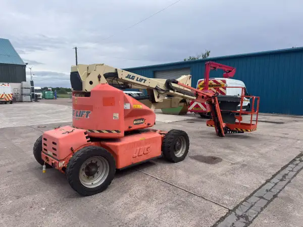 Click Here To Enlarge This Photo Of JLG Articulated Booms - M450AJ - IP104825