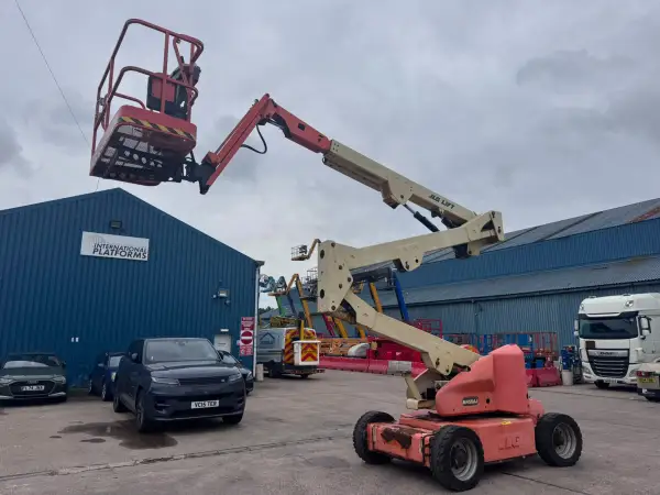 Click Here To Enlarge This Photo Of JLG Articulated Booms - M450AJ - IP104825