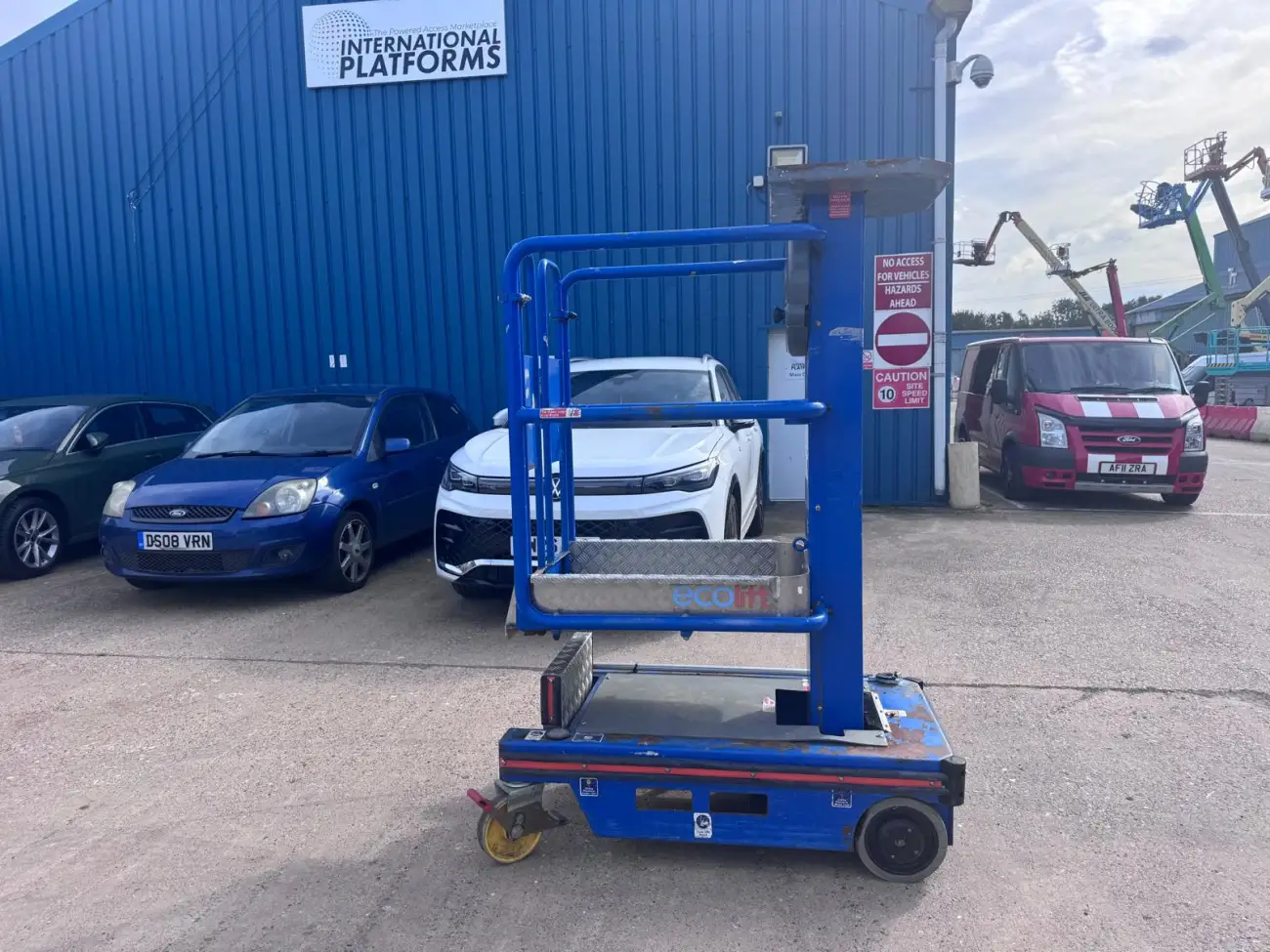 JLG Push Along Vehicles &lpar;PAVs&rpar; - EcoLift - IP104943