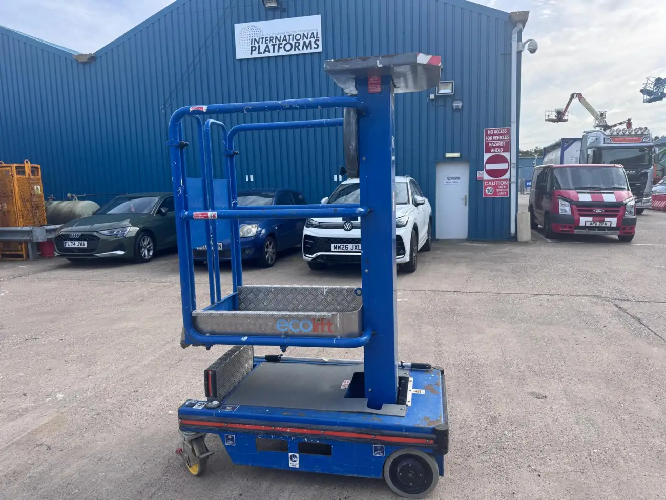 JLG Push Along Vehicles &lpar;PAVs&rpar; - EcoLift - IP104946