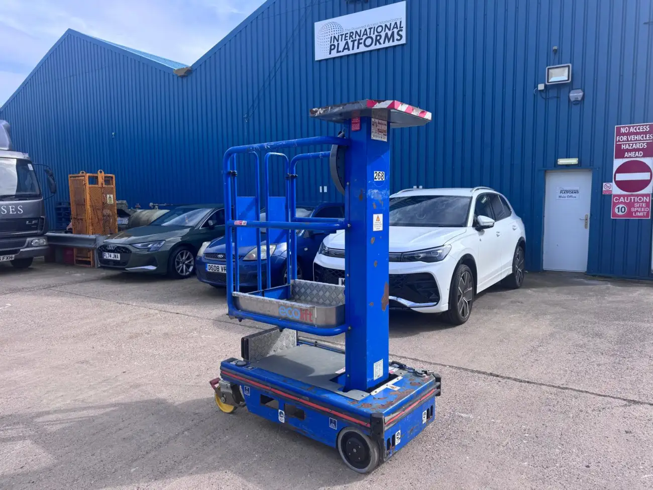 JLG Push Along Vehicles &lpar;PAVs&rpar; - EcoLift - IP104948