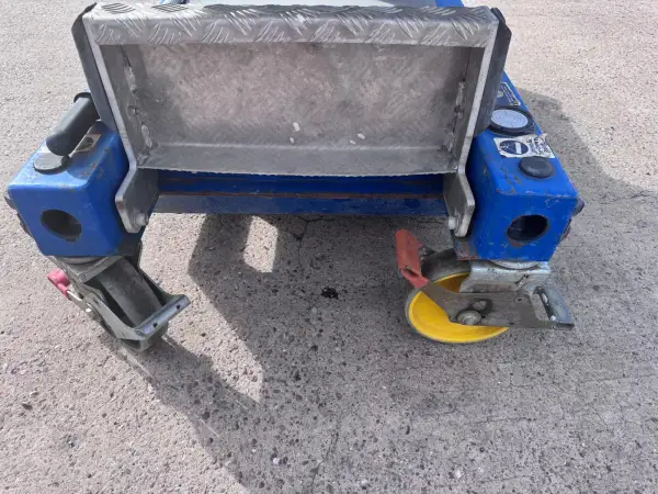 Click Here To Enlarge This Photo Of JLG Push Along Vehicles &lpar;PAVs&rpar; - EcoLift - IP104949